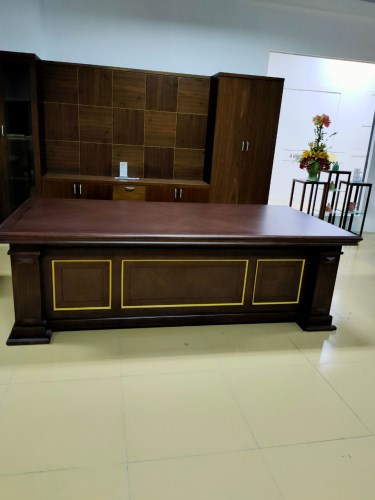 Bàn gỗ